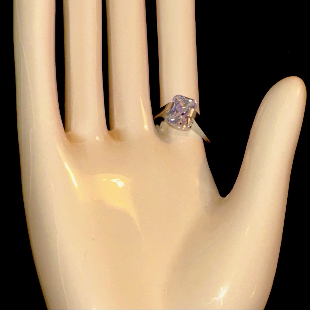Elegant Silver and Purple Women's Ring